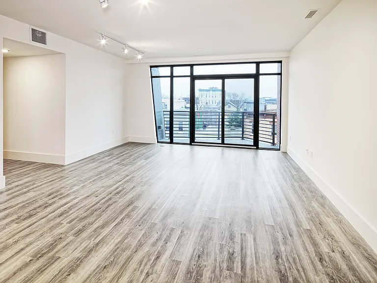 391 Palisade Ave #404 — Photo 3