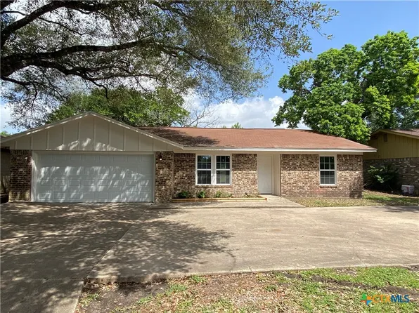 2812 Meadowlark St, Victoria, TX 77901