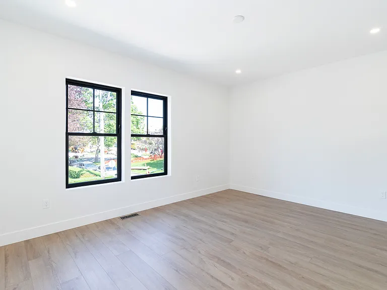 650 Main St #3 — Photo 42