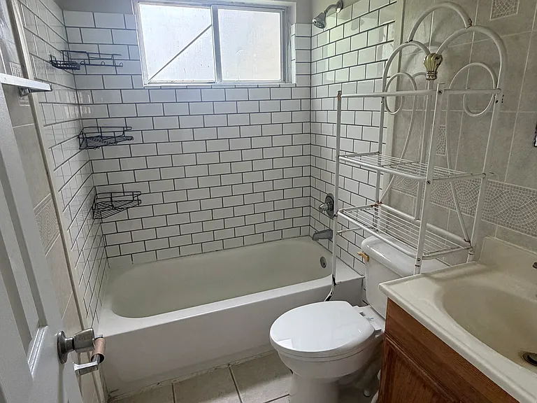 3351 Ainsworth Dr — Photo 10