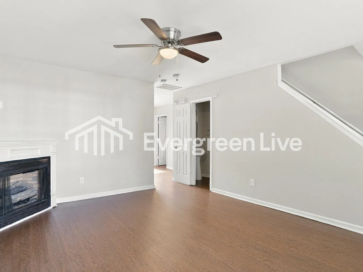3 bed, 3.0 bath, 1523 sqft, $1,695 — Photo 3
