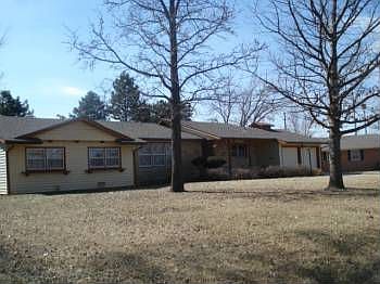 1st image of 823 E Skyview Dr