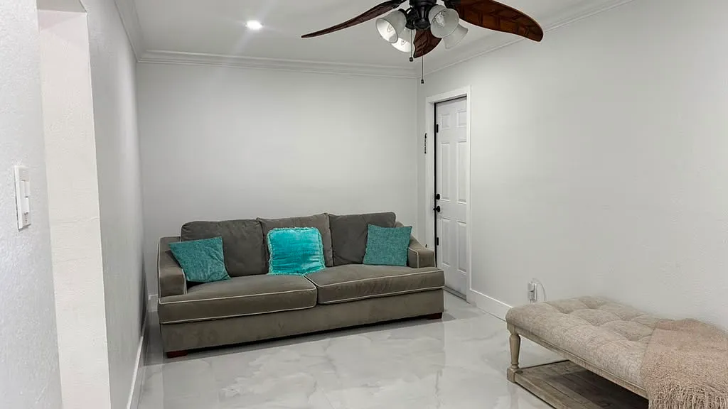 2 bed, 950 sqft, $2,000 — Photo 1