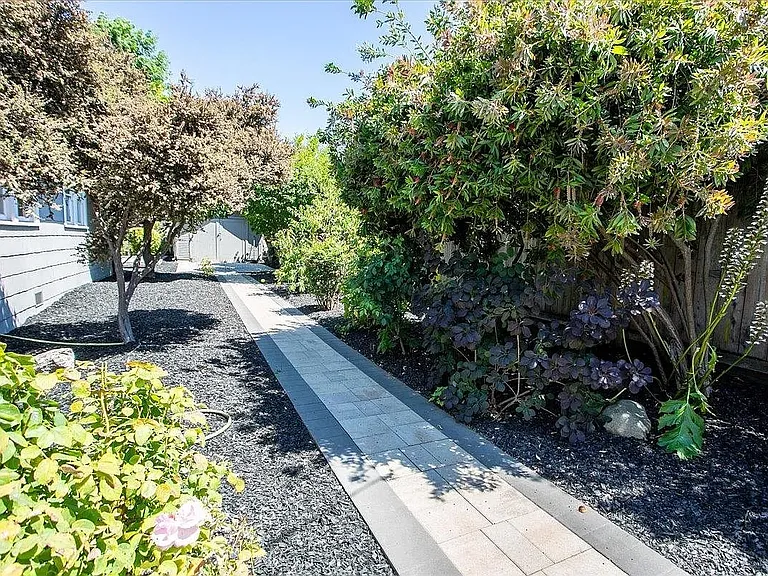 524 8th Ave — Photo 15
