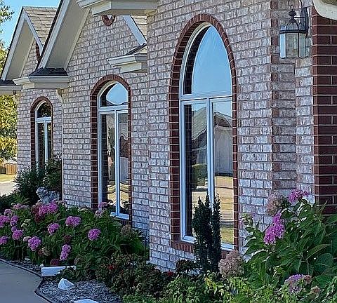 2nd image of 5565 Park Hill Dr