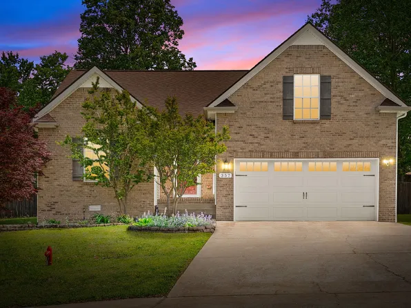 357 Chestnut Grove Ct, Clarksville, TN 37042