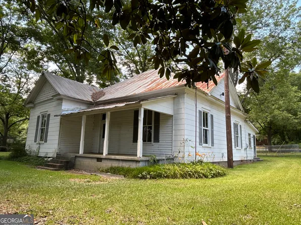 66 W Pleasant Hill St, Woodland, GA 31836