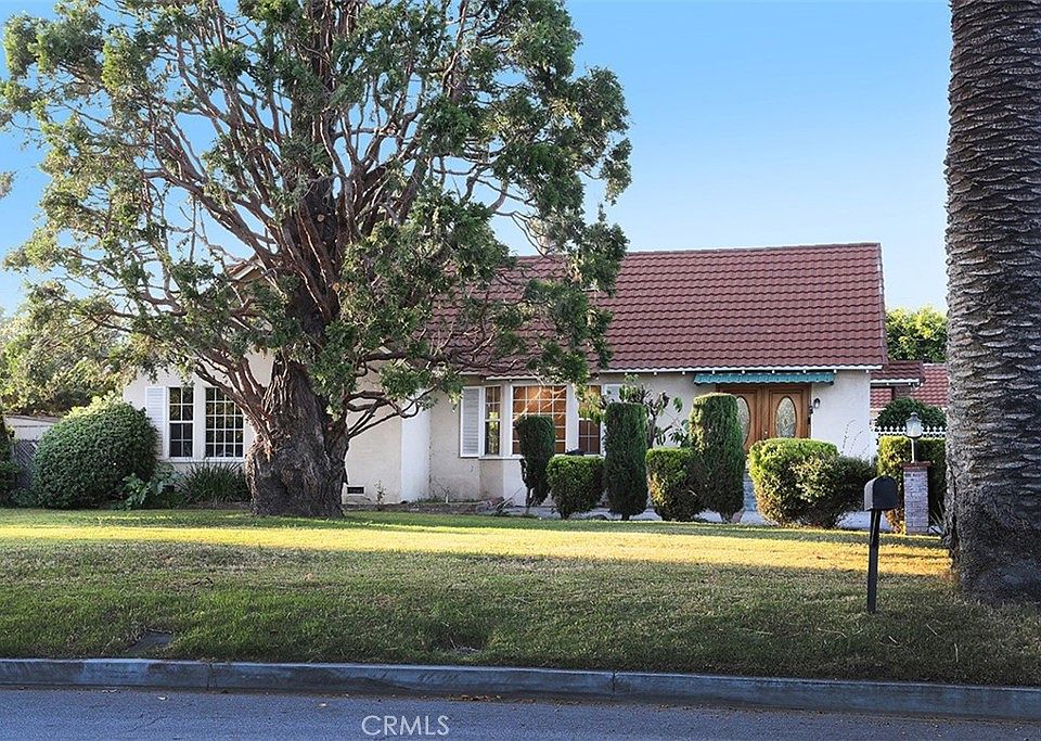 1st image of 403 E Longden Ave