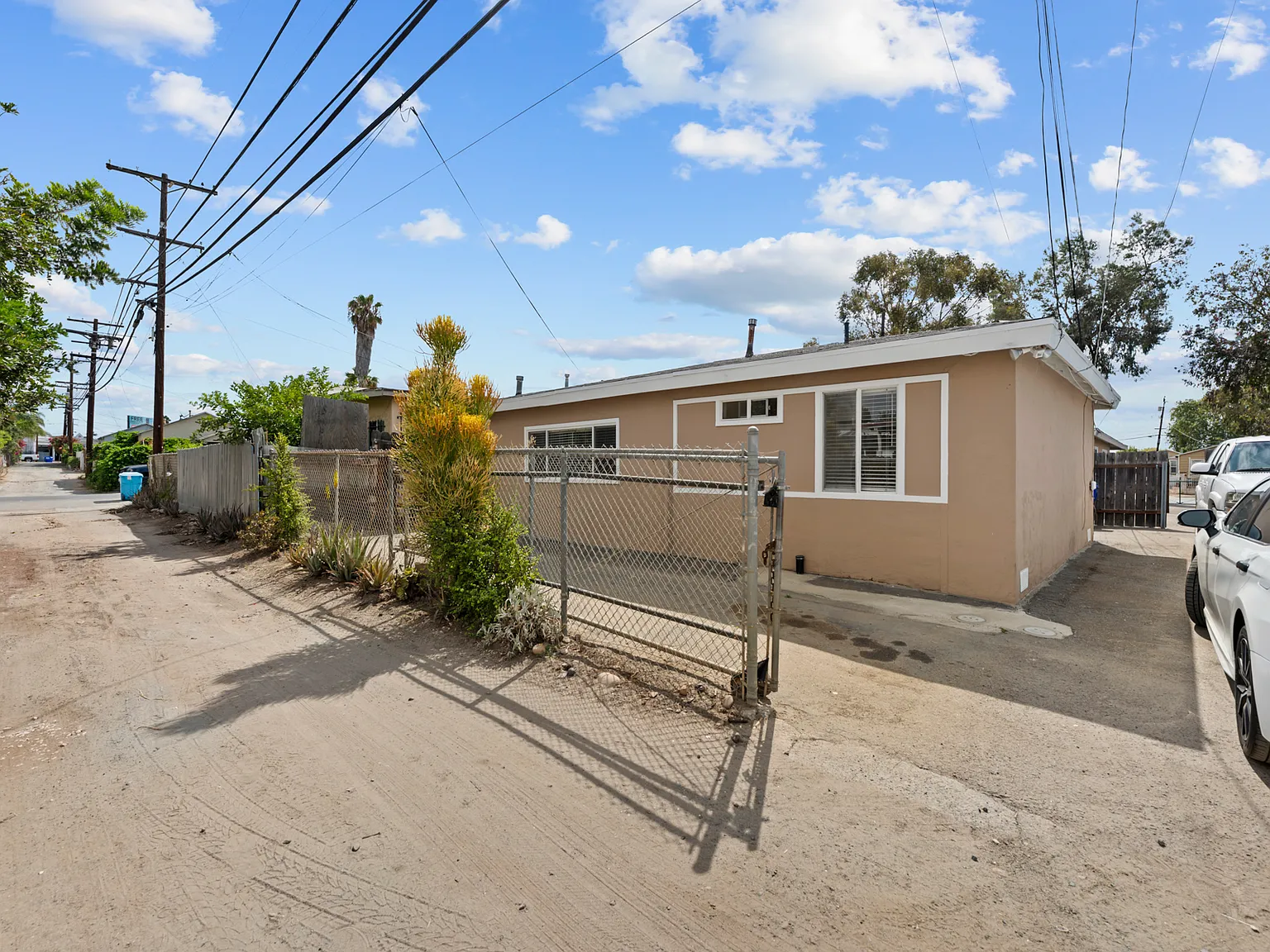 2 bed, 860 sqft, $2,500 — Photo 2