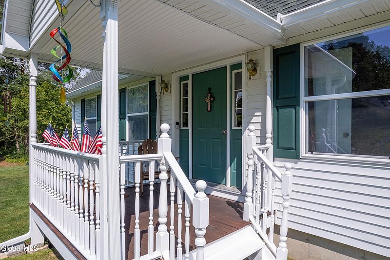 5th image of 574 Cole Road