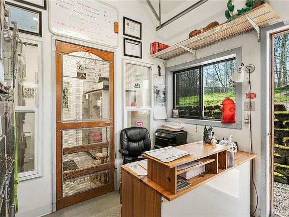 Welcome to the kennel! Great opportunity to run a fully licensed and currently operating dog and cat kennel!