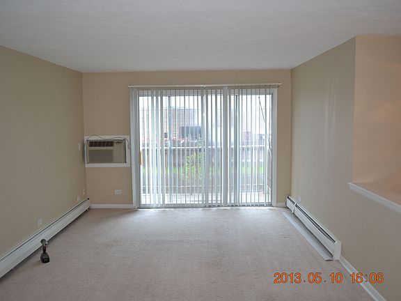 Family room with baclony