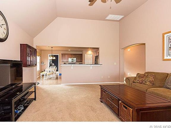 5th image of 3162 S 201 East Ave