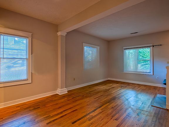 3rd image of 925 Greenwood Ave NE APT C
