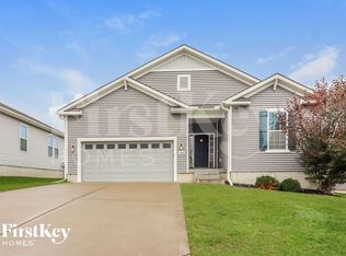 1112 SW Whitby Dr, Lees Summit, MO 64083