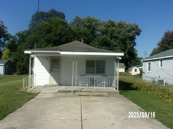 111 N Market St, Watseka, IL 60970