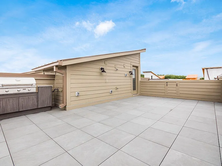 1247 Perry St — Photo 52