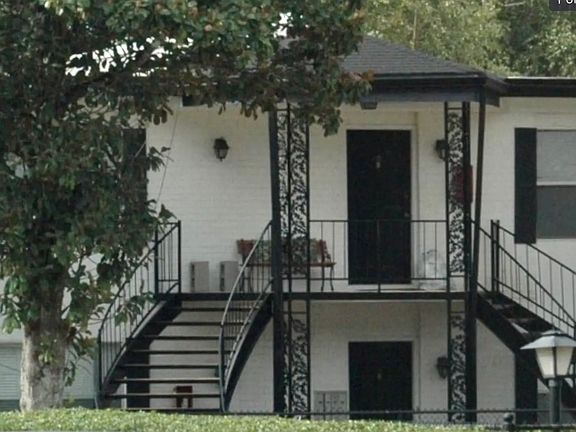 2nd image of 4009 Old Shell Rd APT A10