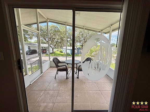 4th image of 340 Kingslake Dr