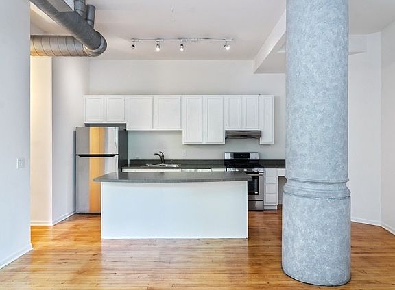 5th image of 2258 W Huron St #7