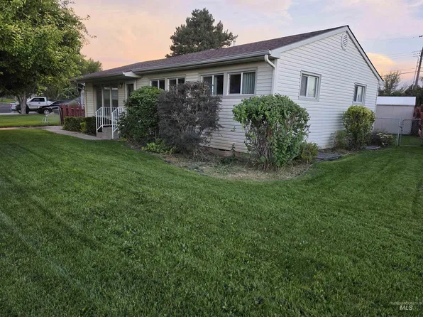 1818 Granada Dr, Twin Falls, ID 83301