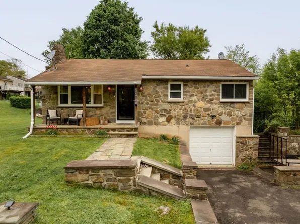 228 Juneberry Rd, Vestal, NY 13850