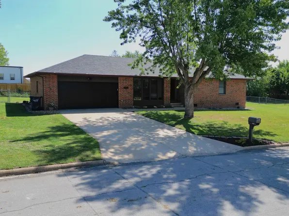 1904 S Colony Avenue, Bolivar, MO 65613