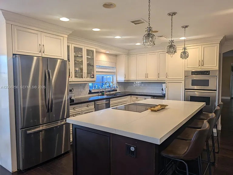 4101 N 50th Ave — Photo 4