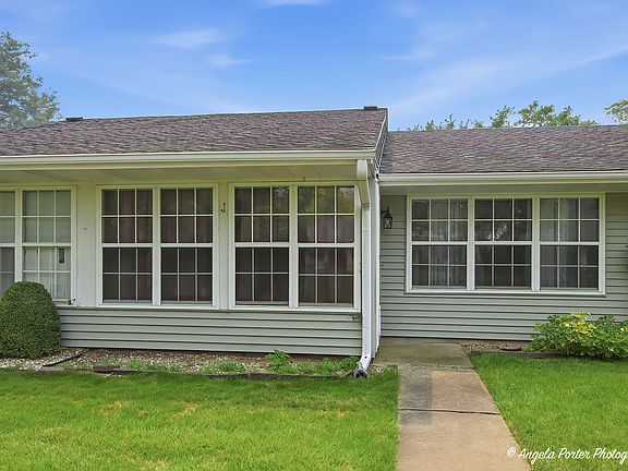 2nd image of 7404 Crest Hill Ct #215