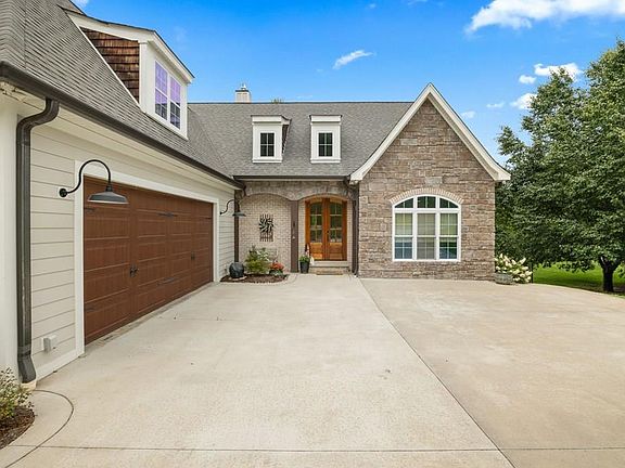 2nd image of 1671 Golf Ln