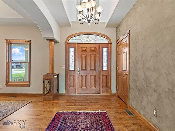 5th image of 212 Dana Ln