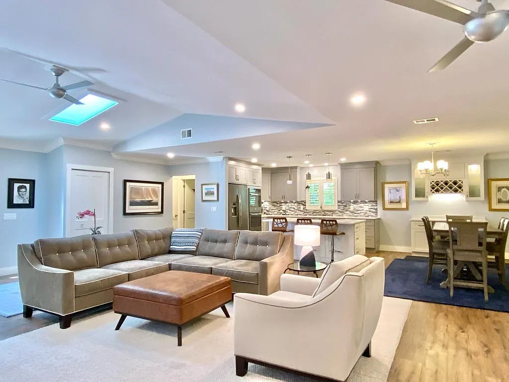 3 bed, 1830 sqft, $10,000 — Photo 2