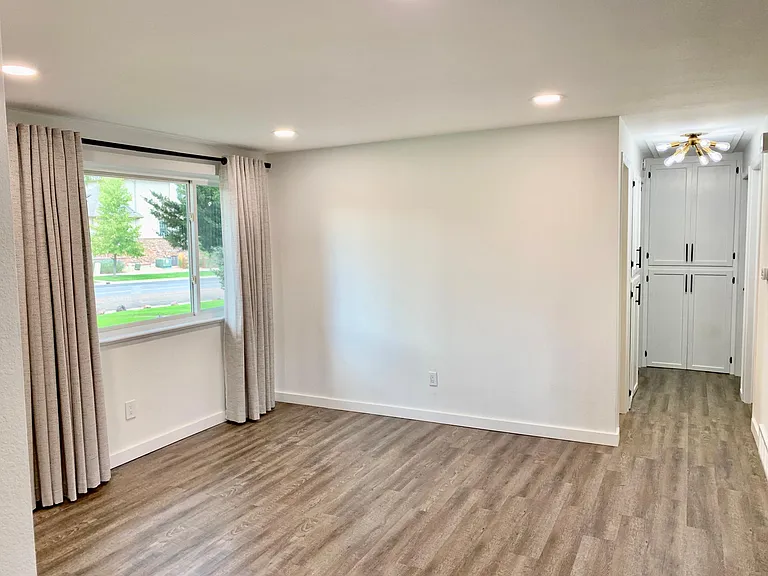 300 Dayton St — Photo 13