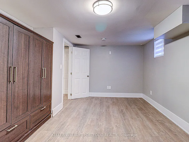 962 Willowdale Ave — Photo 16
