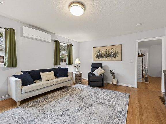 5th image of 16309 Lake Forest Blvd
