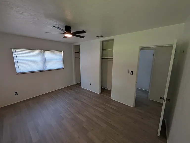 10981 Village Green Ave — Photo 25