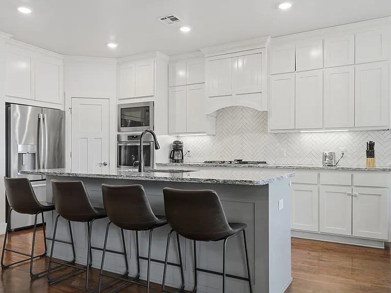 1229 W 86th Pl S — Photo 13