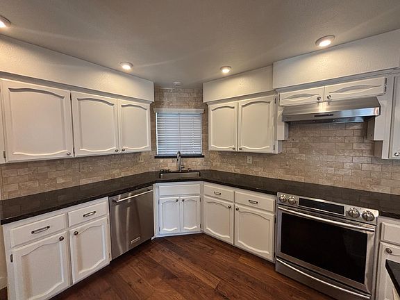 5th image of 4249 W Capitola Ave