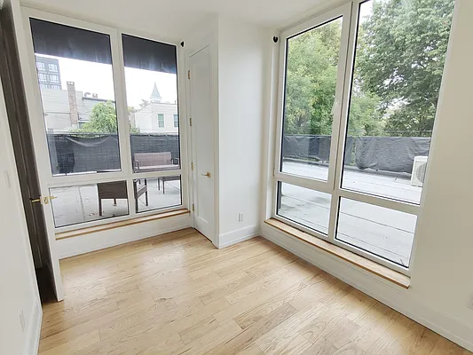 Rented by Signature Property Realty | media 9