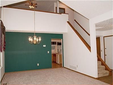 3rd image of 594 Thistle Ave