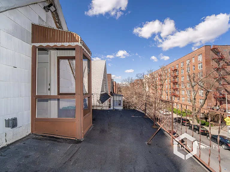 518 E 8th St #3R — Photo 12