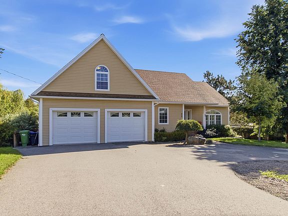 3rd image of 22 Valley View Dr