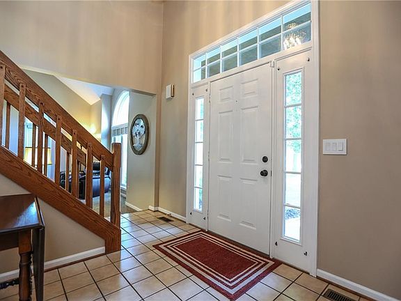4th image of 261 Hartsville Ln