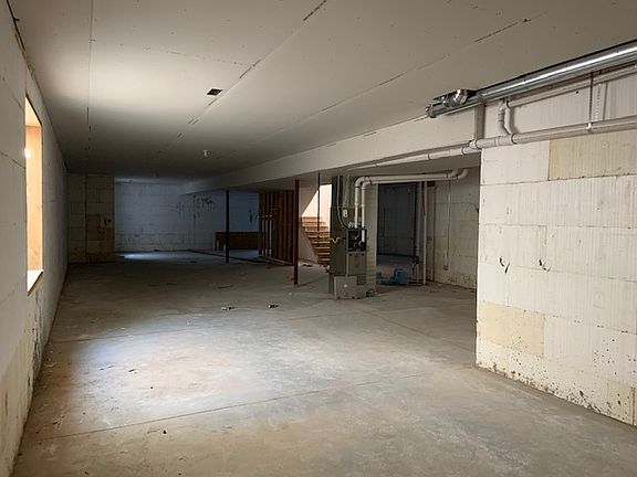 2,400 Sq Ft unfinished Basem