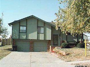 702 Laredo Cir, Papillion, NE 68046