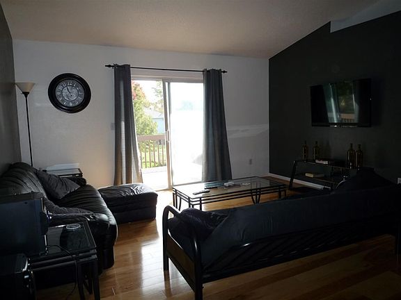 5th image of 662 Hodge St