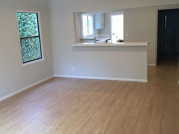 5th image of 8731 Ashcroft Ave