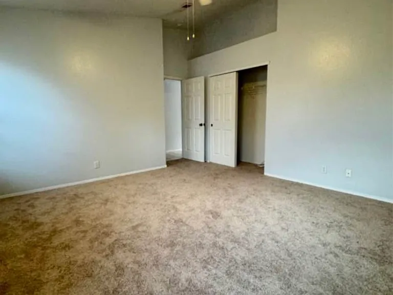 4405 Cuarzo Ave NW — Photo 8