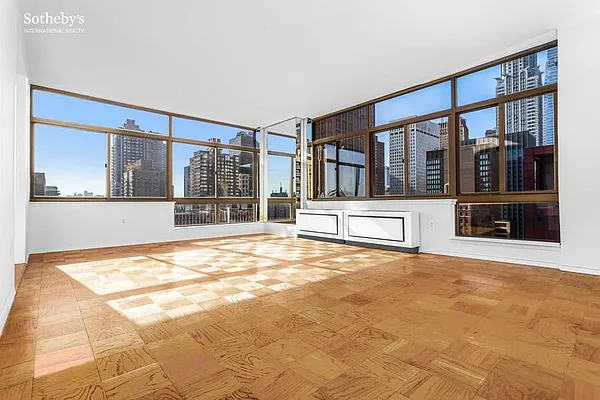 Sold by Sotheby's International Realty | media 4