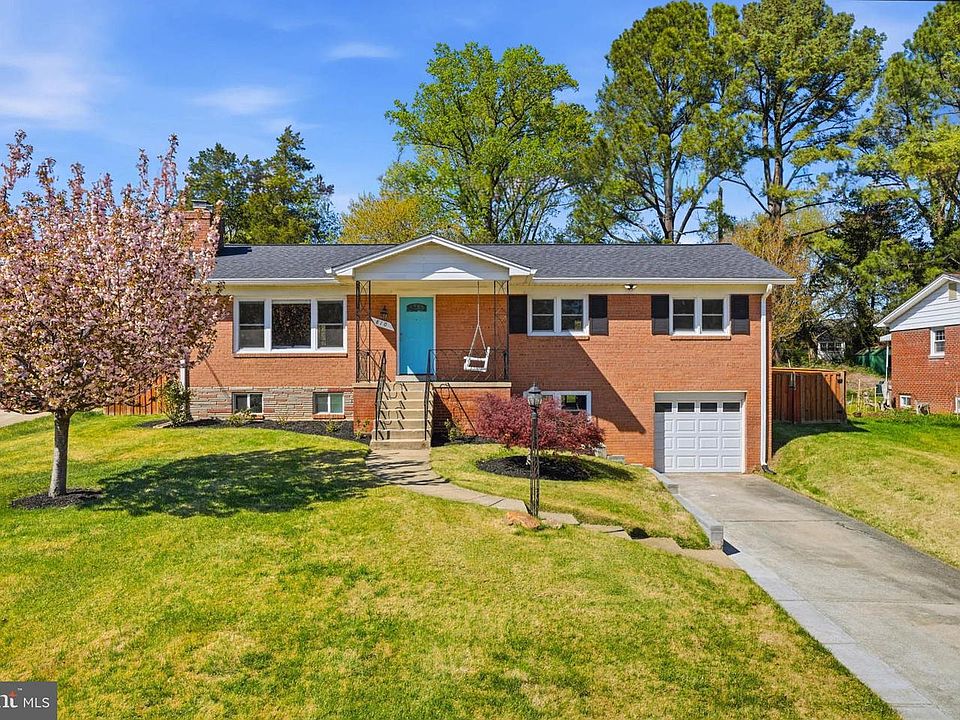 1st image of 810 Venice Dr